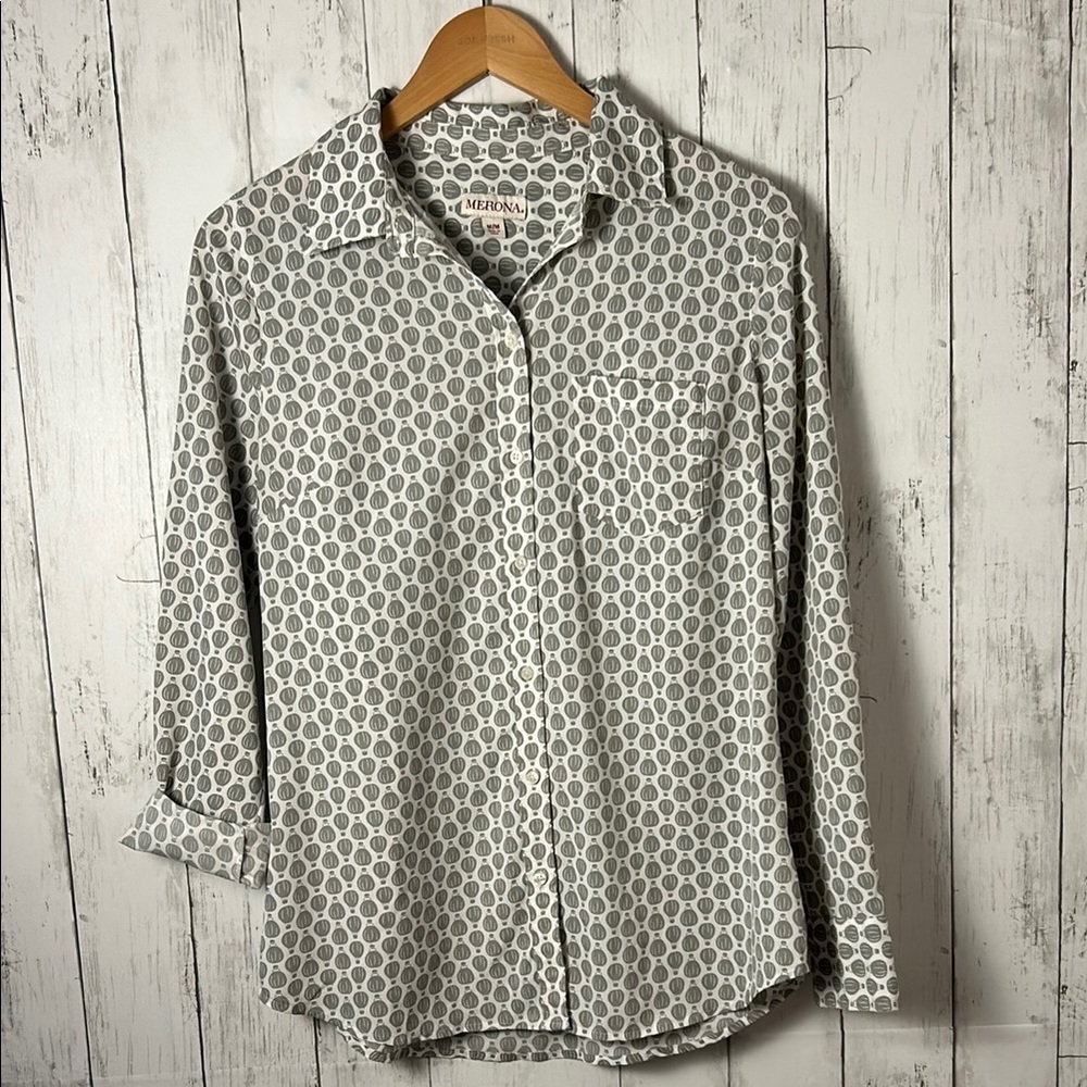 Merona women’s Button-Down Shirt in Gray and White light fabric hot air balloon